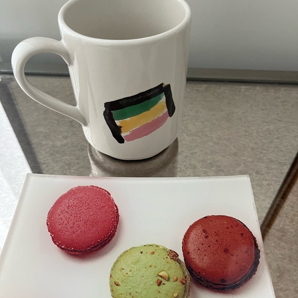 Kate Spade♠️Snap Happy Macaroon Dish & All in Good Taste One Smart Cookie 🍪 Mug - Picture 3 of 5